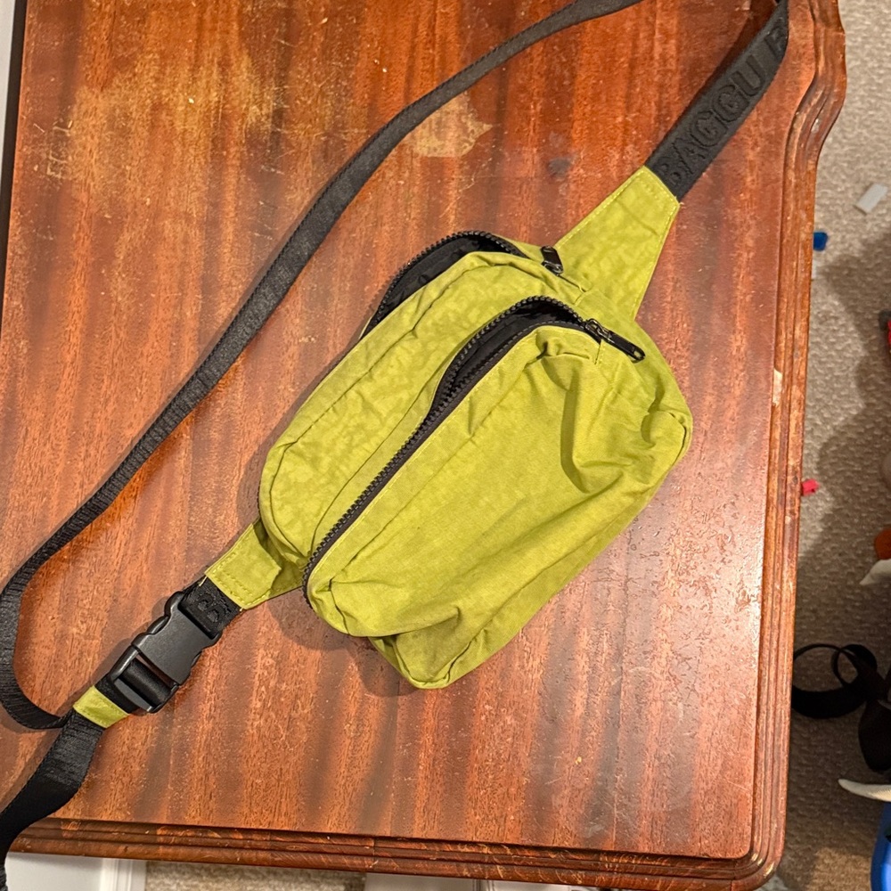 BAGGU Olive Green Men's Belt Bag with Black Strap